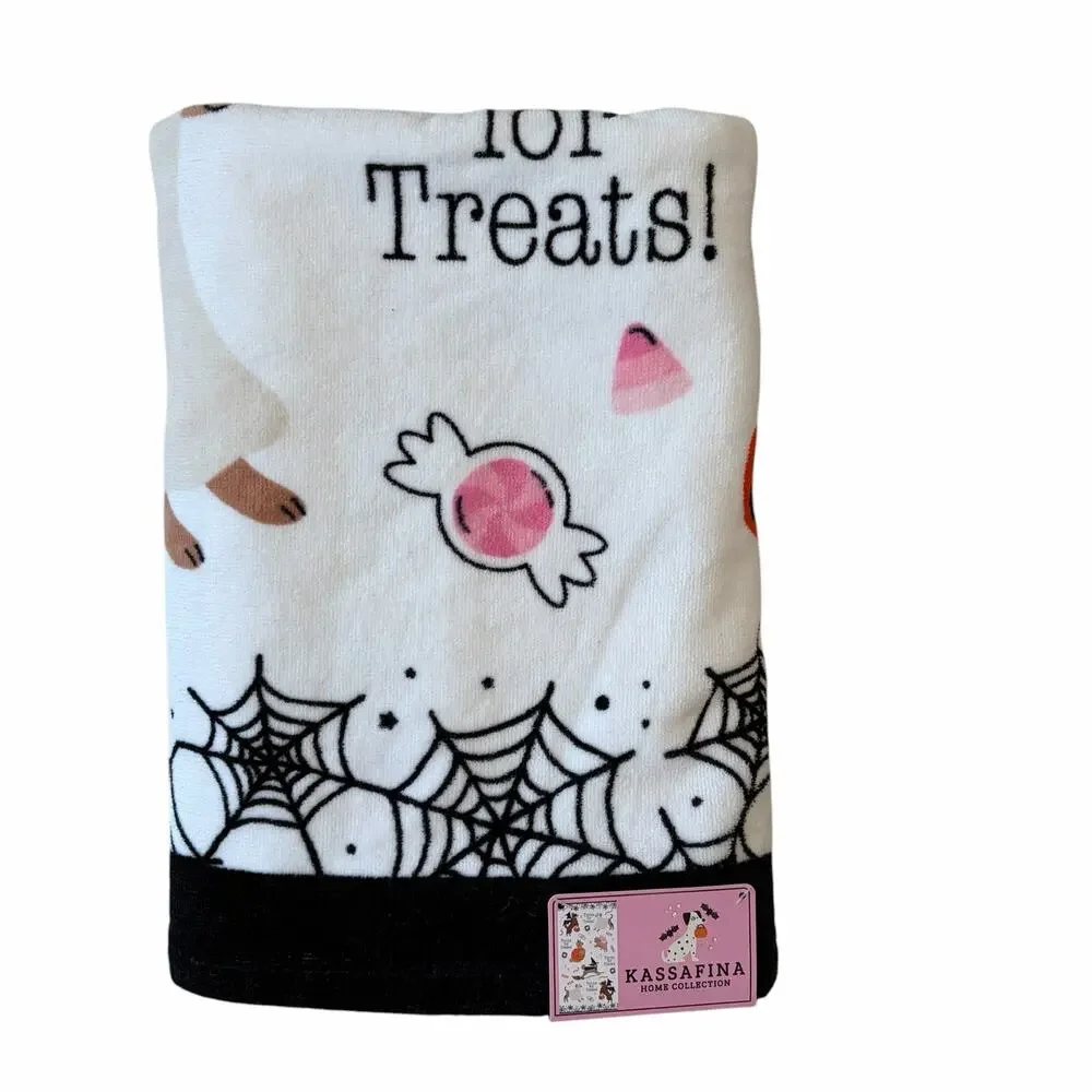 4pc Kassafina Halloween Dogs in Costumes Towel Set -2 Hand 2 Bath 100% Cotton